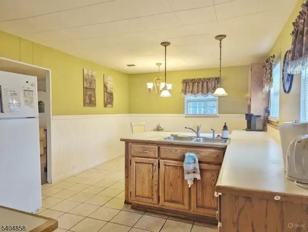 Manville Boro, NJ 08835,13 N 4Th Ave