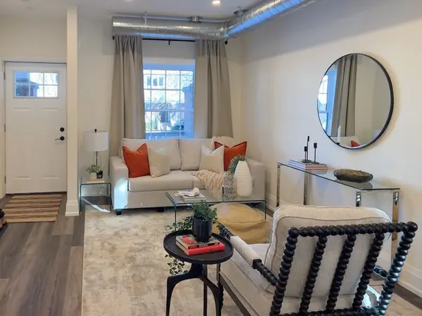 Toronto E03, ON M4C 1X8,633 Milverton BLVD