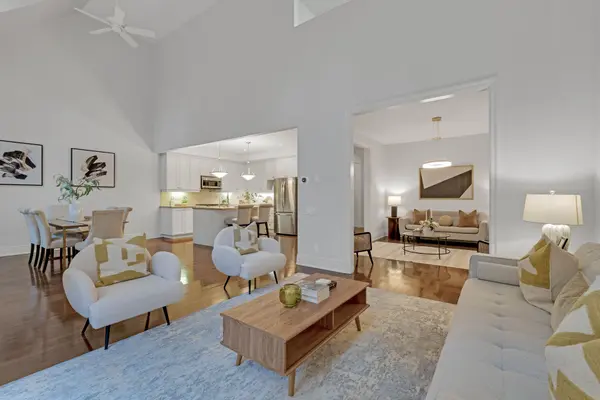 Mississauga, ON L4L 6A3,1915 Broad Hollow Gate #103