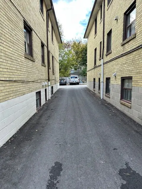 46 Albert AVE, Toronto W06, ON M8V 2L7