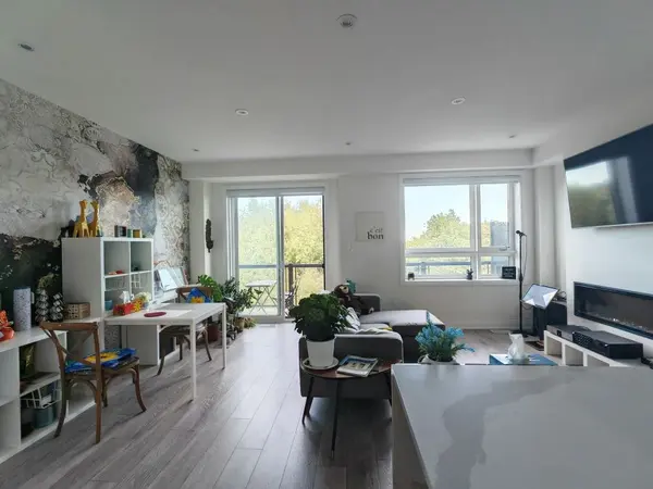 Toronto W10, ON M9W 0G1,19 Woodstream DR