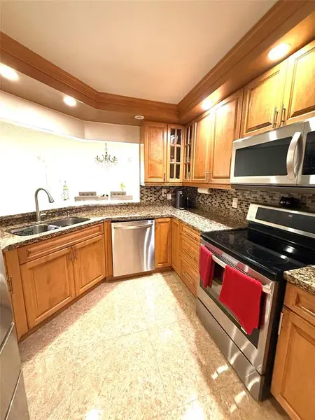 2521 NW 104th Ave #302, Sunrise, FL 33322