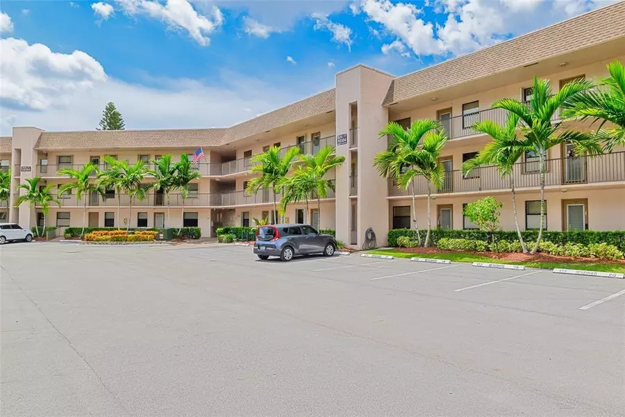 10304 Sunrise Lakes Blvd #202, Sunrise, FL 33322