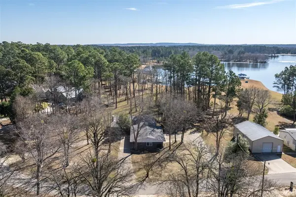 Athens, TX 75752,8014 Blue Bird Lane