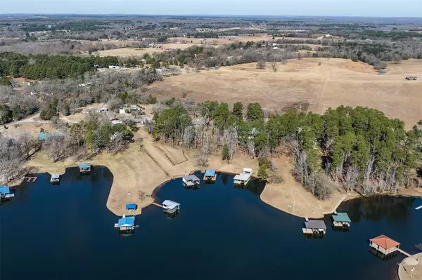 Athens, TX 75752,8014 Blue Bird Lane