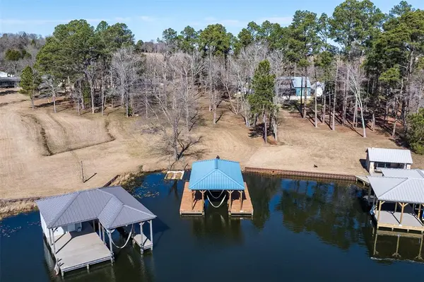 Athens, TX 75752,8014 Blue Bird Lane