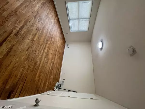 Newark City, NJ 07112,138-140 Schuyler Ave