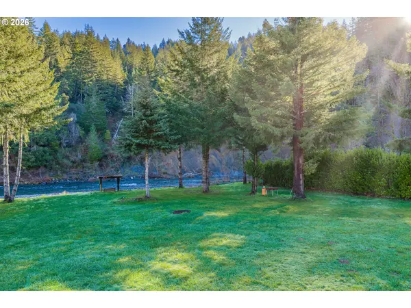 173 E DATE ST, Powers, OR 97466