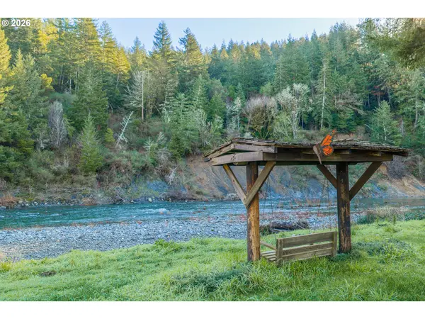 173 E DATE ST, Powers, OR 97466