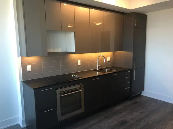 Toronto C08, ON M4Y 0C9,403 Church ST #3910