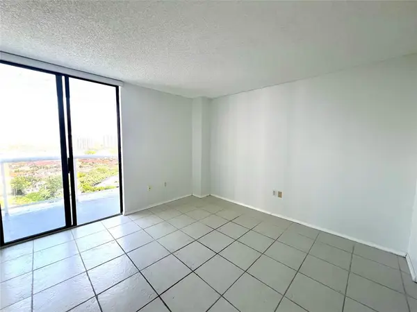 Aventura, FL 33180,20515 E Country Club Dr #1541