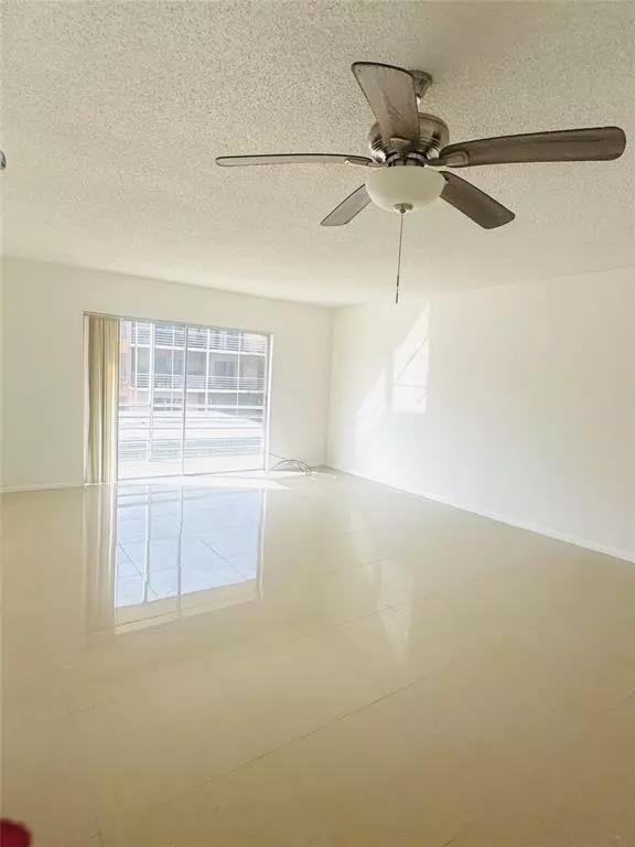 Lauderdale Lakes, FL 33313,4848 NW 24th Ct #330