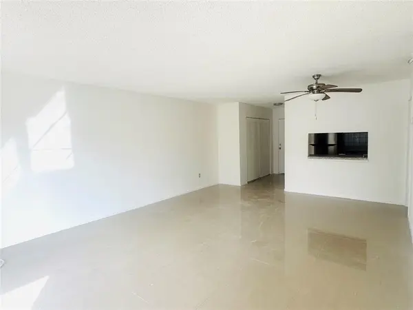 Lauderdale Lakes, FL 33313,4848 NW 24th Ct #330