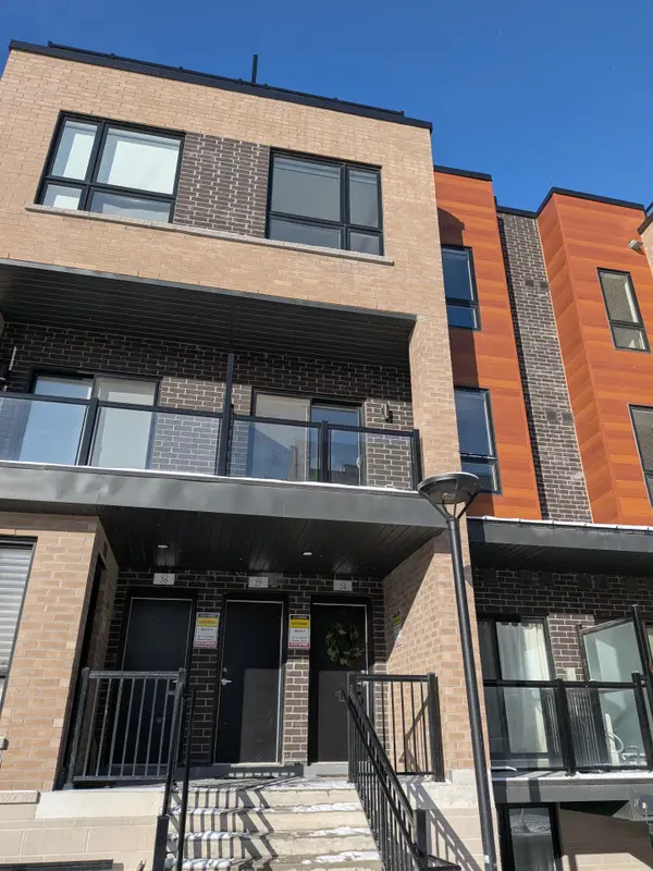 Newmarket, ON L3X 0L6,16 Lytham Green CIR #25