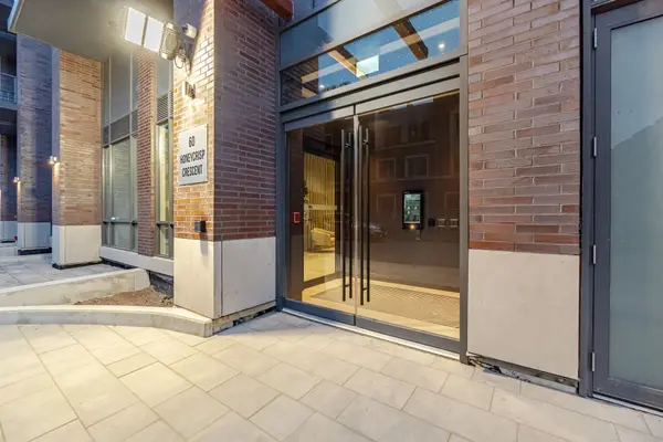 Vaughan, ON L4K 0N5,60 Honeycrisp CRES #1007