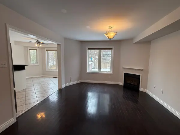 Mississauga, ON L4Z 4A7,5510 Red Brush DR #Upper