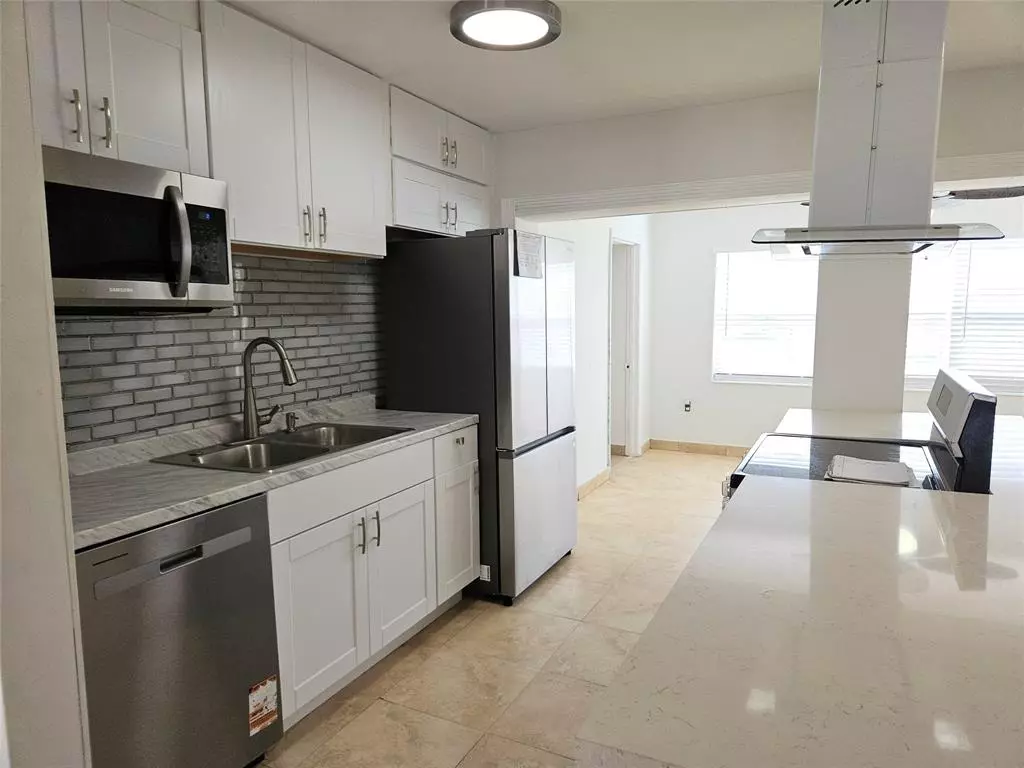 Miramar, FL 33023,6610 SW 26th St