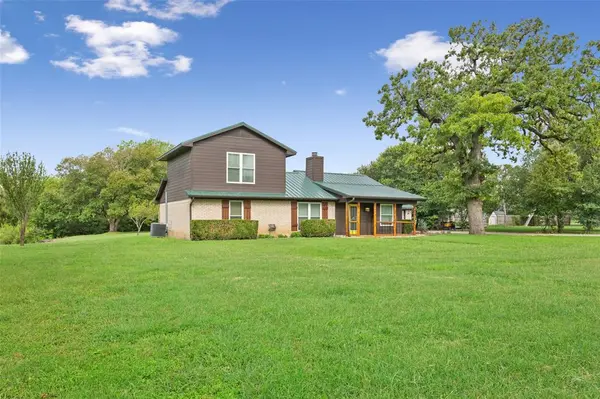 Lacy Lakeview, TX 76705,103 Spring Oak Street