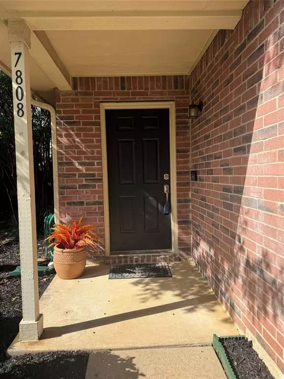 Denton, TX 76210,7808 Shoal Bend