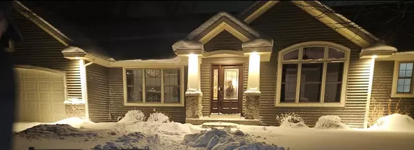 738 Fieldstone DR, Coopersville, MI 49404