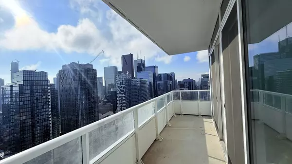 Toronto C08, ON M5C 0B6,88 Queen ST E #4910