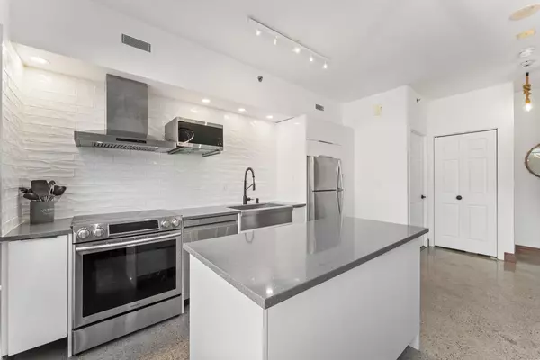 Toronto C01, ON M6K 3P5,57 East Liberty ST #TH13