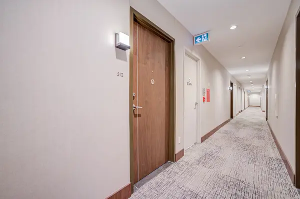 Toronto C01, ON M5V 0E6,90 Queens Wharf RD #512