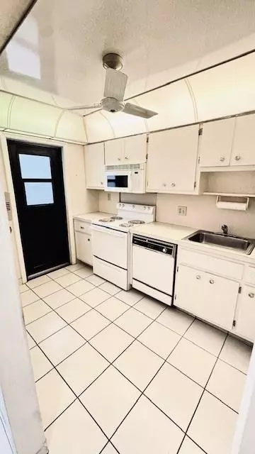 Pompano Beach, FL 33062,2601 NE 14th Street Cswy #142