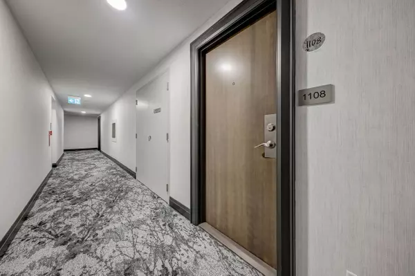 Toronto W06, ON M8Y 0A1,185 Legion RD N #1108