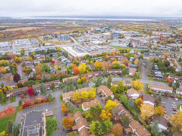 Bells Corners And South To Fallowfield, ON K2H 7X9,29 Cymbeline DR