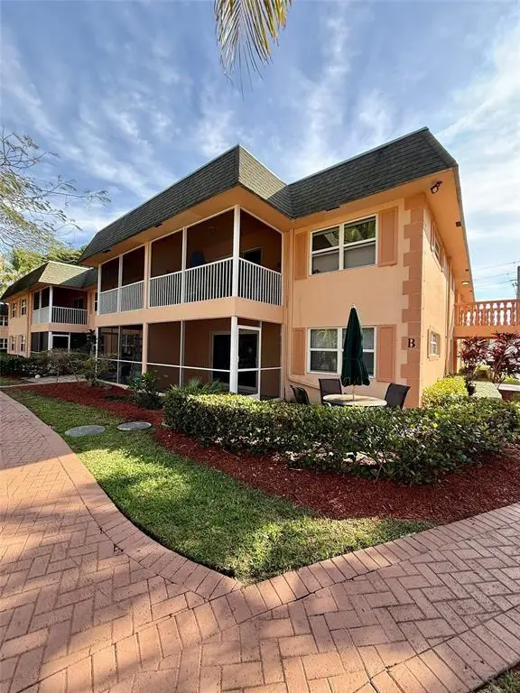 Deerfield Beach, FL 33441,760 SE 2nd Ave #D112