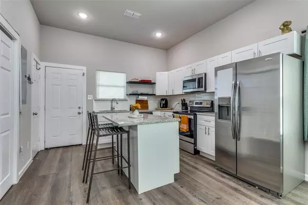 Fort Worth, TX 76104,1425 Evans Avenue