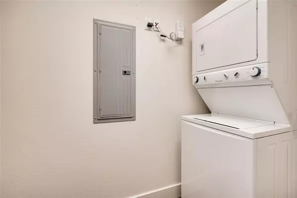 Fort Worth, TX 76104,928 Travis Avenue #401