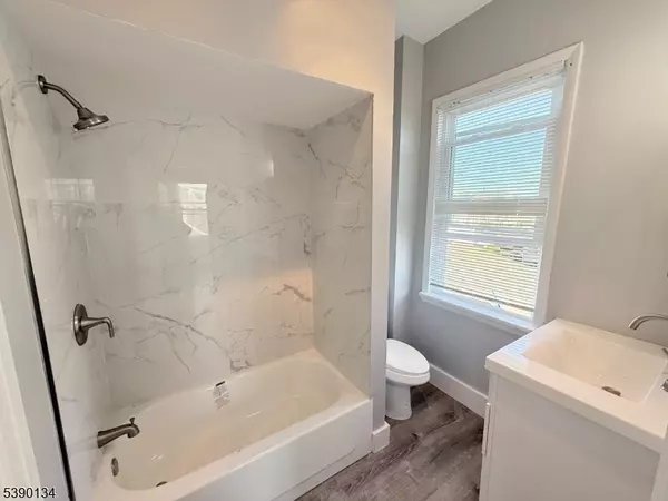 Carteret Boro, NJ 07008,46 Hayward Ave