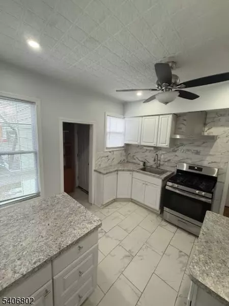 Jersey City, NJ 07304,231 Ege Ave