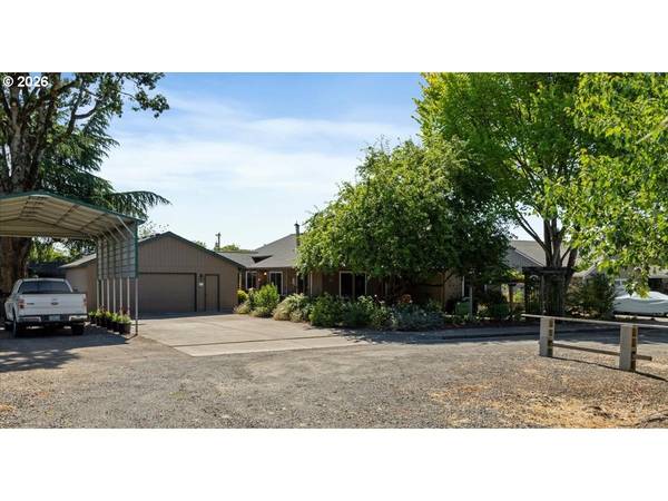 210 S 2ND ST, Carlton, OR 97111