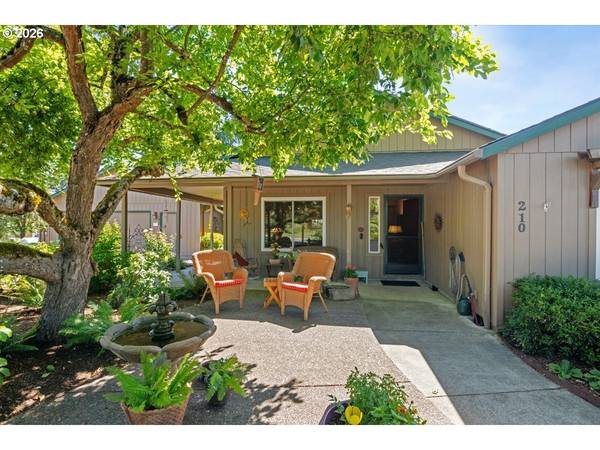 210 S 2ND ST, Carlton, OR 97111