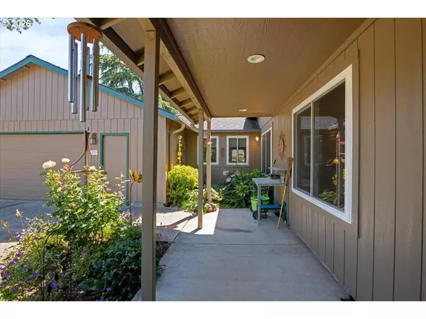 Carlton, OR 97111,210 S 2ND ST