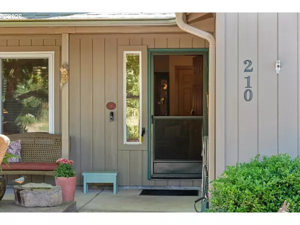 Carlton, OR 97111,210 S 2ND ST