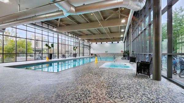 Toronto C01, ON M5V 3Y3,11 Brunel CT #3811