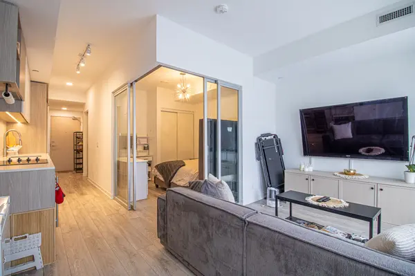 Toronto C03, ON M5P 0A6,2020 Bathurst ST #326