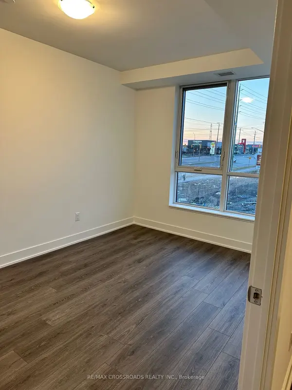 Oshawa, ON L1L 0W3,2545 Simcoe ST N #223