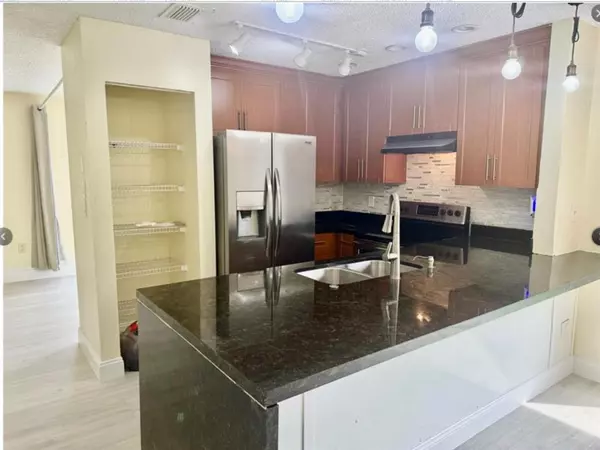 Davie, FL 33314,4241 SW 72nd Ter