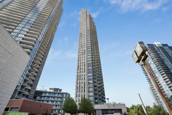 Toronto W06, ON M8V 0E5,36 Park Lawn RD #2403