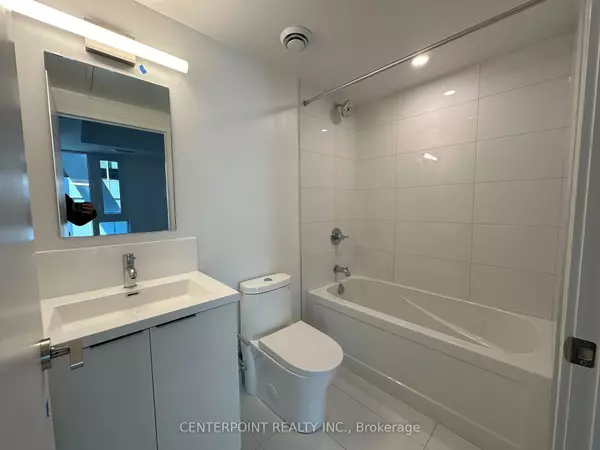 Toronto C01, ON M5T 0G7,230 Simcoe ST #2313