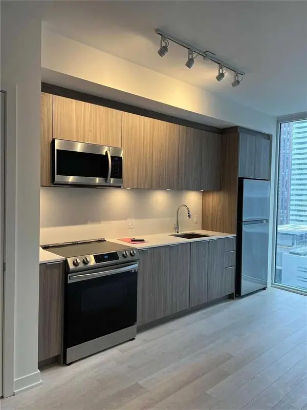 Toronto C01, ON M5V 1K1,357 King ST W #2705