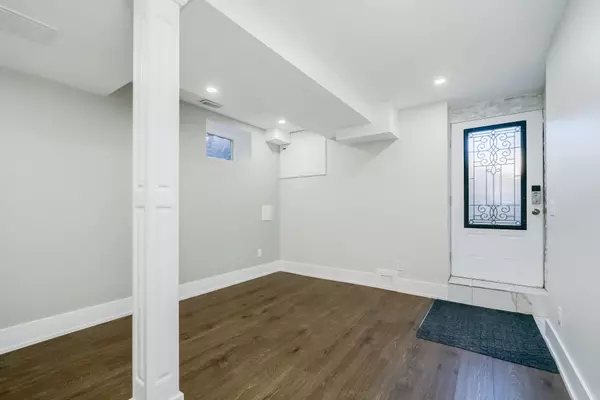 Toronto E06, ON M1N 3L3,141 South Edgely AVE #LOWER