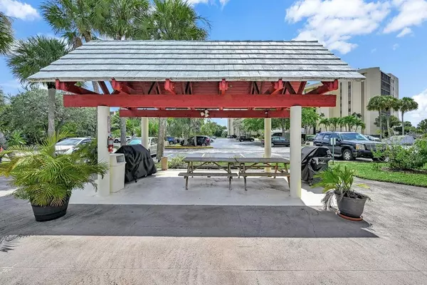 Lauderhill, FL 33319,7200 Radice Ct #107