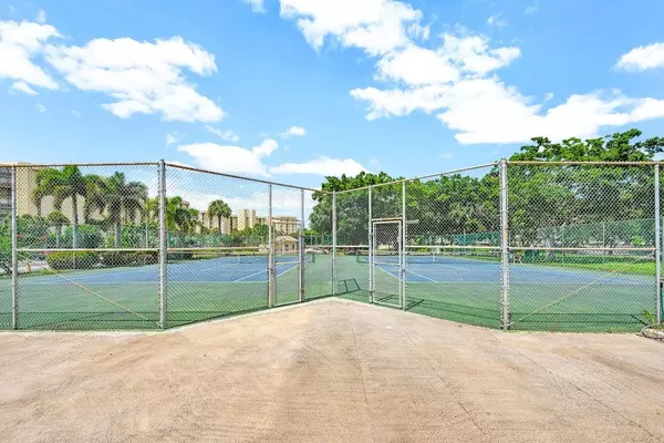 Lauderhill, FL 33319,7200 Radice Ct #107