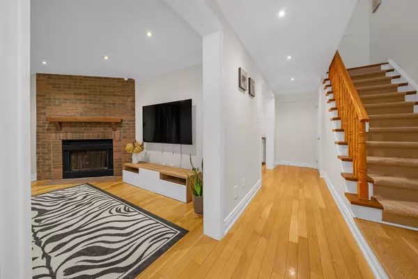 Vaughan, ON L4J 7J2,88 Judith AVE